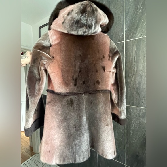 Pink seal skin coat - Picture 2 of 3